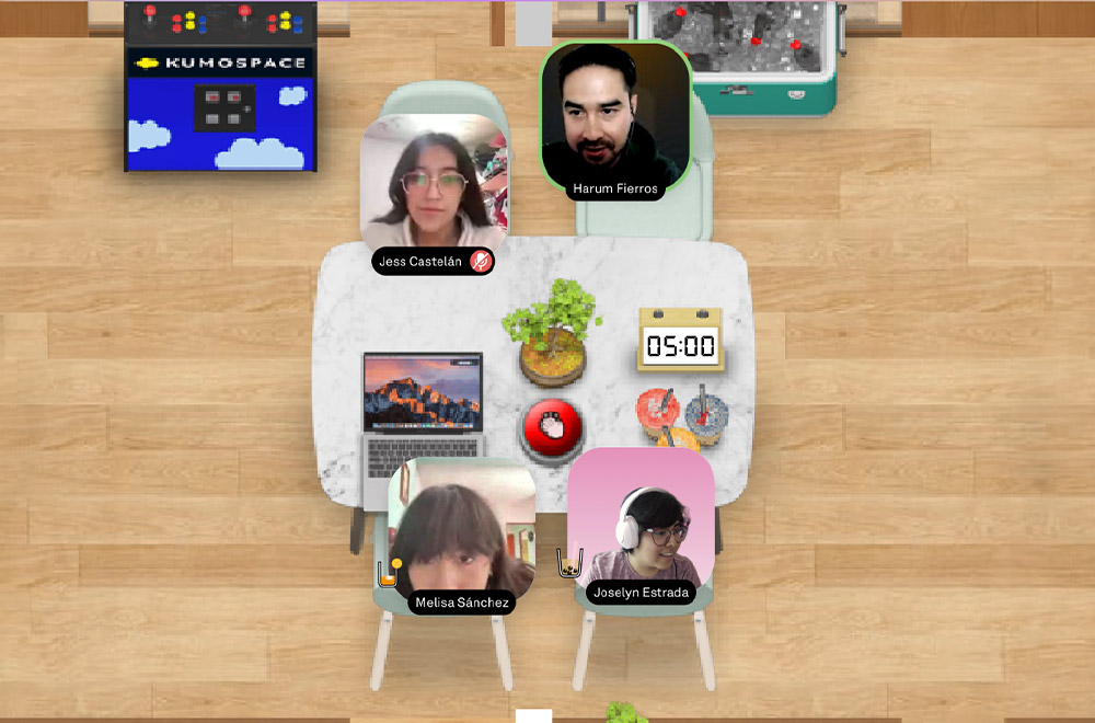 Reunion del equipo creativo en Kumospace